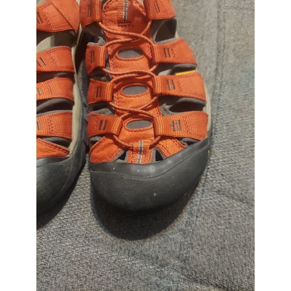 KEEN Newport H2 Sandals Mens 10 Burnt Orange Closed Toe Fisherman Water Shoes